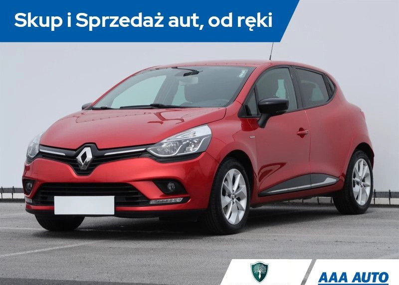 Renault Clio cena 45000 przebieg: 39667, rok produkcji 2017 z Łęczna małe 301